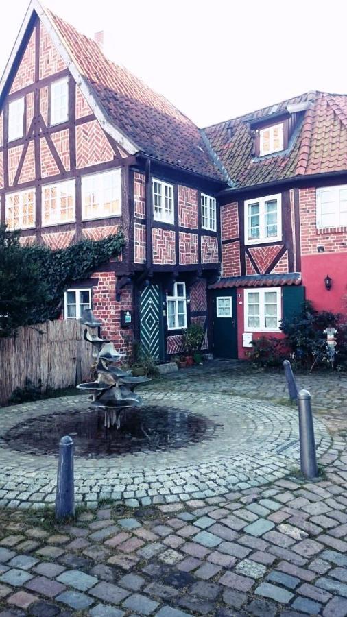 Ferienwohnung An Der Nicolaikirche Lüneburg Esterno foto